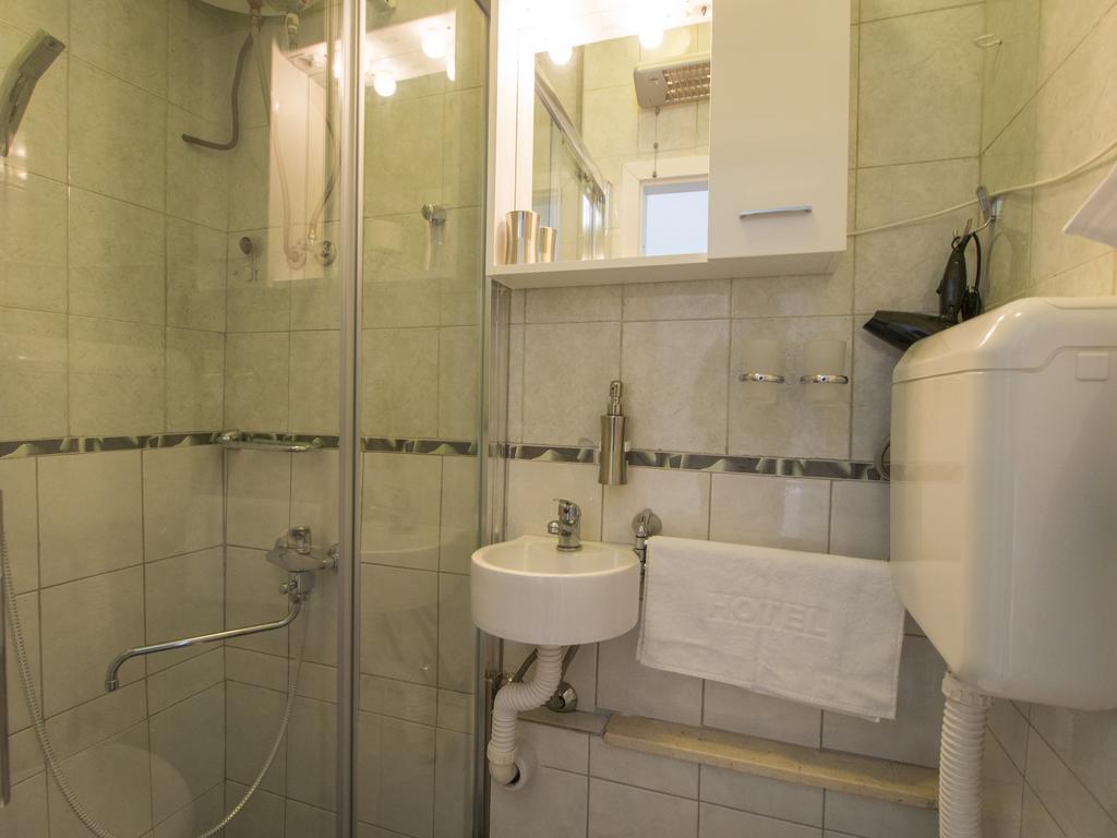 Apartment Dominik Спліт Екстер'єр фото
